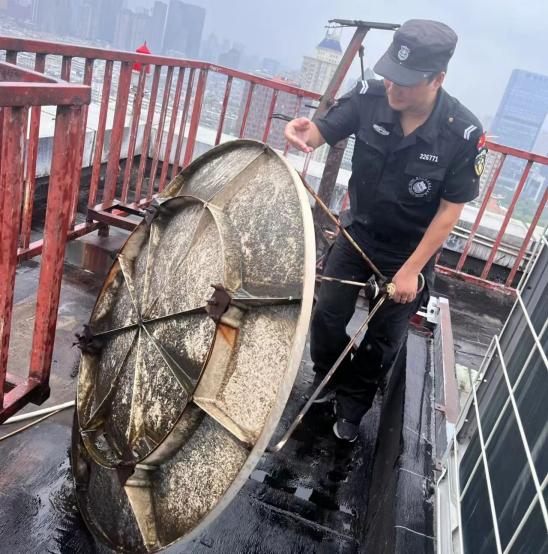 C:/Users/BA/Desktop/风雨过后jn江南体育迅速行动，恢复安“宁”面貌/11.jpg11